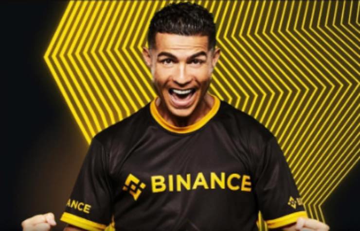 Cristiano Ronaldo denunciato, c'entra l'accordo con Binance