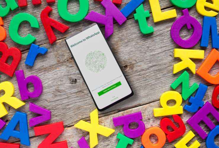 Come messaggiare a color su WhatsApp
