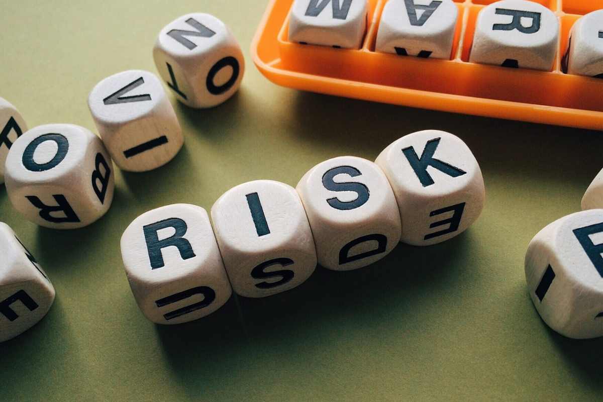 Scritta risk (rischio in inglese)