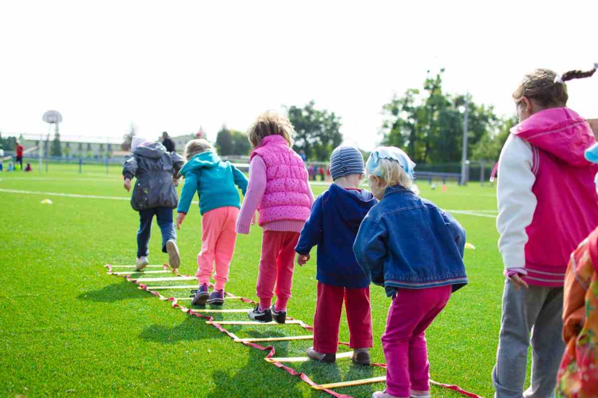 Bambini che fanno sport 