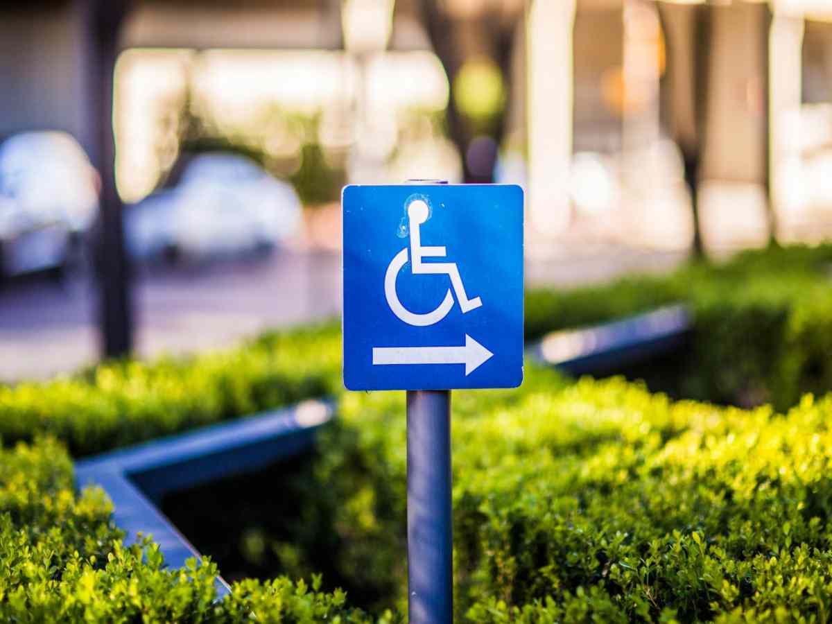 Cartello parcheggio disabili